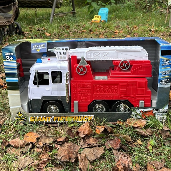 MEMBERS MARK GIANT FIRE TRUCK 23”X11.5”X7.5”WIDE - Picture 3 of 9
